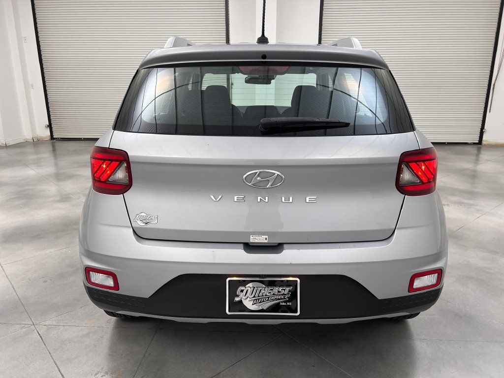 Used 2025 Hyundai Venue SEL FWD image 8