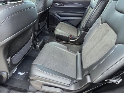 New 2025 Jeep Grand Cherokee L Altitude AWD/4WD image 10
