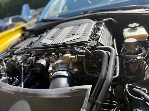 Used 2016 Chevrolet Corvette Z06 w/ Battery Protection Package image 17