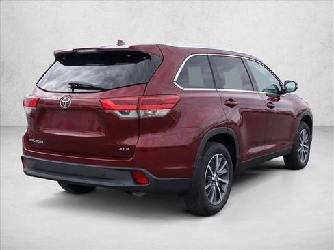 Certified 2019 Toyota Highlander XLE FWD image 7