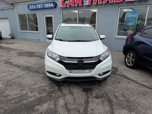 Used 2017 Honda HR-V EX image 2