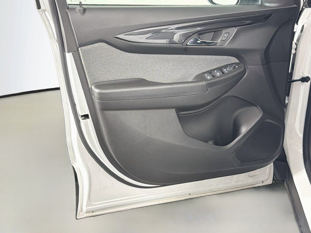 Used 2025 Chevrolet TrailBlazer LS w/ LS Convenience Package FWD image 17