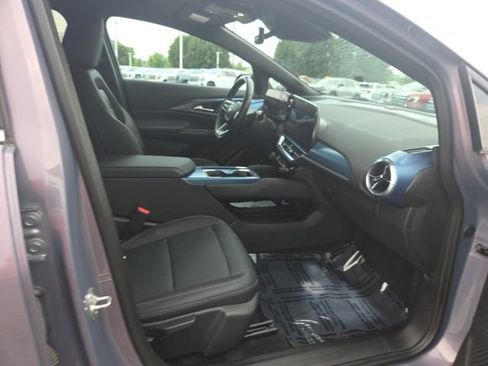 Used 2024 Chevrolet Equinox EV LT FWD image 55