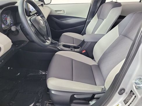 Used 2025 Toyota Corolla LE FWD image 19