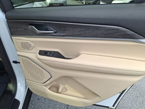 Certified 2022 Jeep Grand Cherokee L Limited image 14