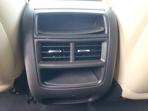 Used 2019 Cadillac XT5 Luxury image 16