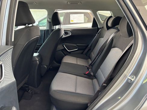 Used 2025 Kia Soul LX w/ LX Technology Package FWD image 25