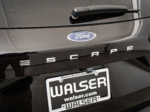 Used 2024 Ford Escape SE image 9