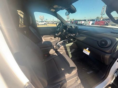 New 2026 Chevrolet Colorado Trail Boss AWD/4WD image 14