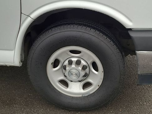 Used 2019 Chevrolet Express 3500 w/ Power Convenience Package image 16