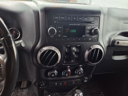 Used 2017 Jeep Wrangler Unlimited Sport AWD/4WD image 5