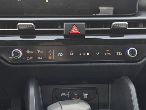 Certified 2026 Kia Sportage EX w/ EX Panorama Roof Package image 14