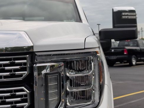 Used 2020 GMC Sierra 2500 Denali w/ Denali Ultimate Package AWD/4WD image 12