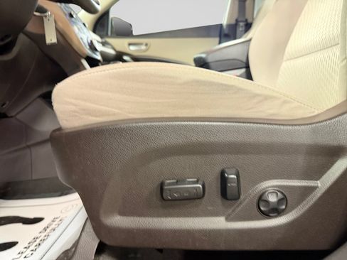 Used 2017 Hyundai Santa Fe Sport AWD/4WD image 38