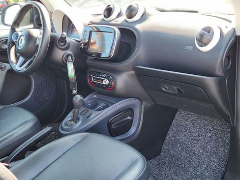 Used 2016 smart fortwo Prime image 14