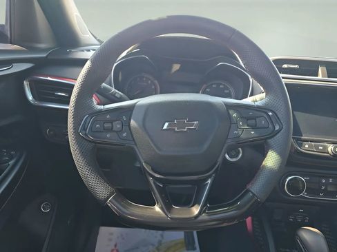 Used 2023 Chevrolet TrailBlazer RS w/ Sun and Liftgate Package image 16