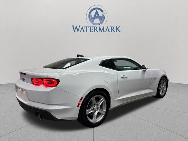 Used 2023 Chevrolet Camaro LT RWD image 6