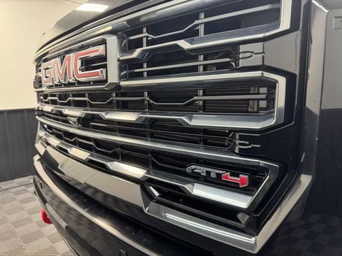 Used 2024 GMC Sierra 2500 AT4 image 36