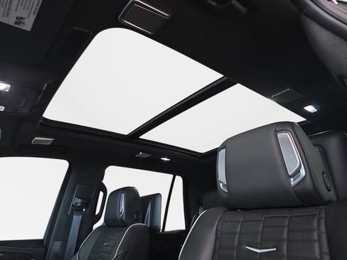 Used 2023 Cadillac Escalade Sport Platinum w/ LPO, ONYX Package AWD/4WD image 29