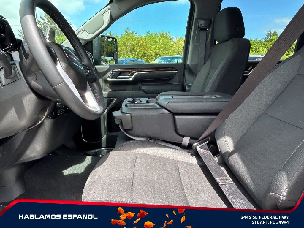 Used 2026 GMC Sierra 2500 SLE w/ SLE Value Package; AWD/4WD image 10