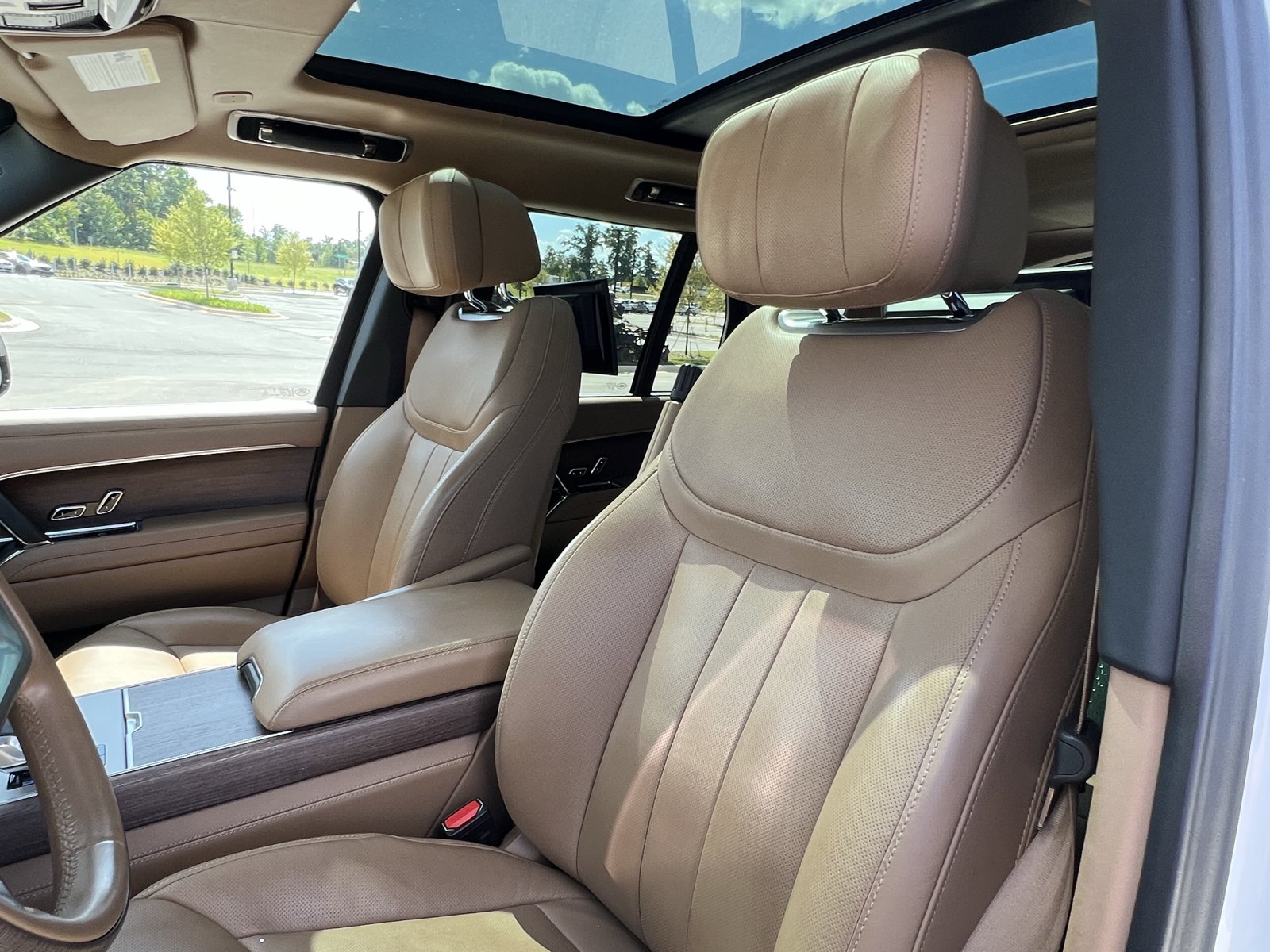Used 2024 Land Rover Range Rover Autobiography AWD/4WD image 15