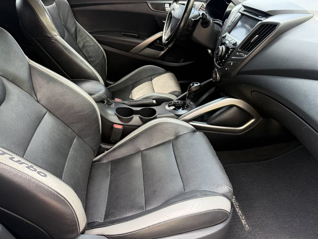 Used 2016 Hyundai Veloster Turbo FWD image 34