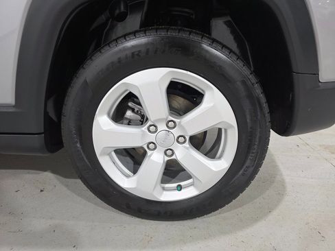 Used 2019 Jeep Compass Altitude w/ Cold Weather Group image 7