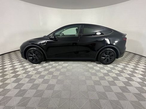 Used 2024 Tesla Model Y Long Range image 2