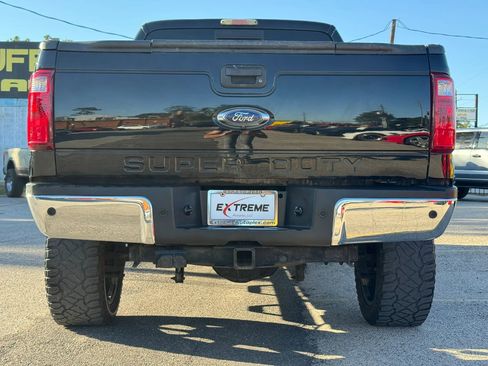 Used 2016 Ford F250 Lariat w/ Lariat Interior Package image 3