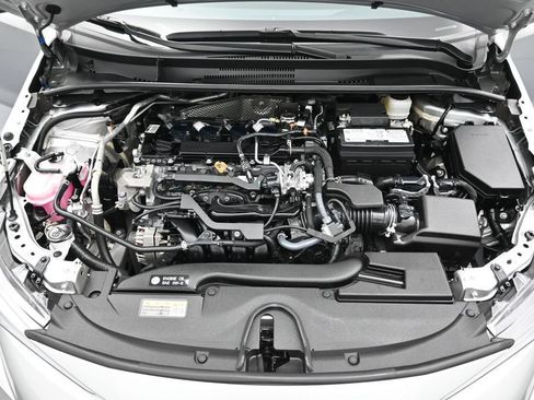 Used 2025 Toyota Corolla LE FWD image 31