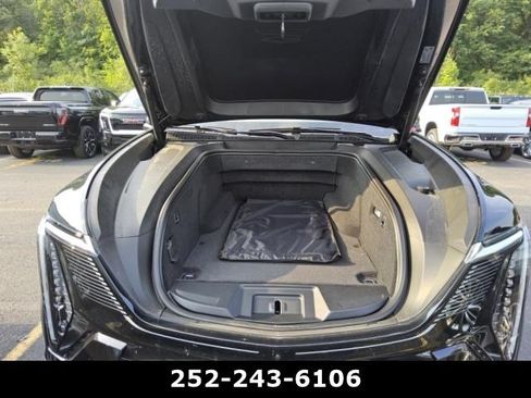 Used 2026 Cadillac Escalade IQ Luxury 1 AWD/4WD image 7