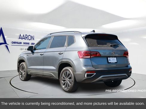 Used 2022 Volkswagen Taos S image 2