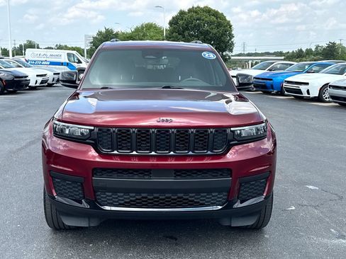 Used 2023 Jeep Grand Cherokee L Laredo AWD/4WD image 8