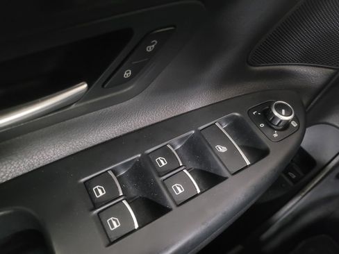Used 2014 Volkswagen Eos FWD image 27