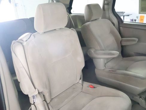 Used 2004 Toyota Sienna LE FWD image 49