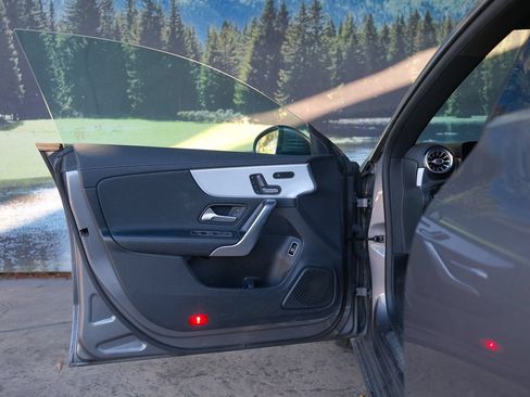 Used 2021 Mercedes-Benz CLA 250 image 10
