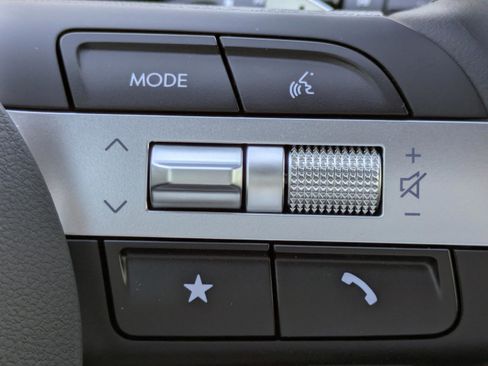 New 2026 Hyundai Tucson Limited image 32