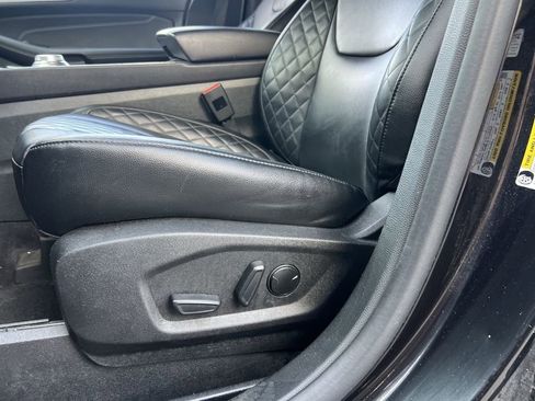 Used 2024 Ford Edge Titanium image 13