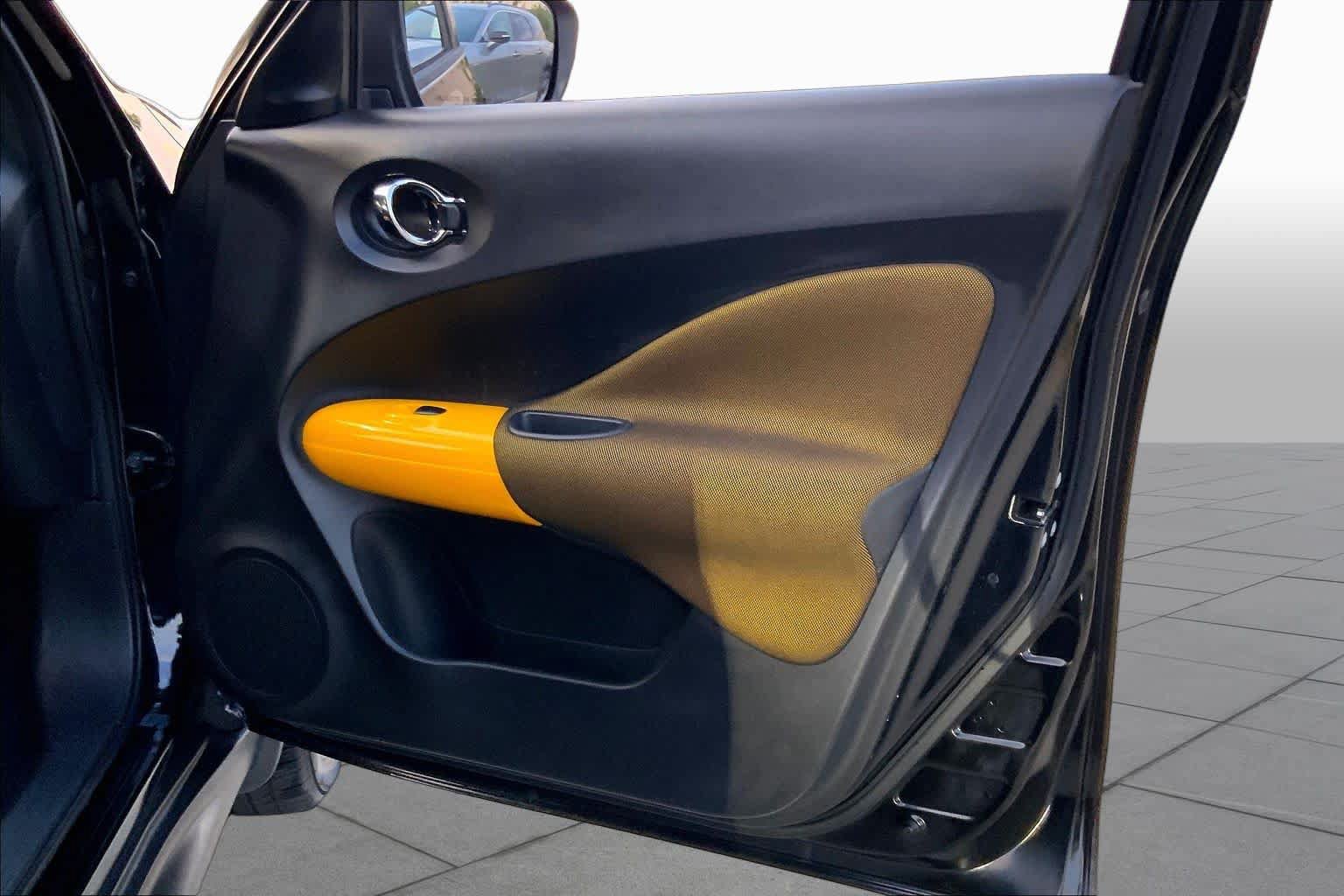 Used 2016 Nissan Juke SV FWD image 23