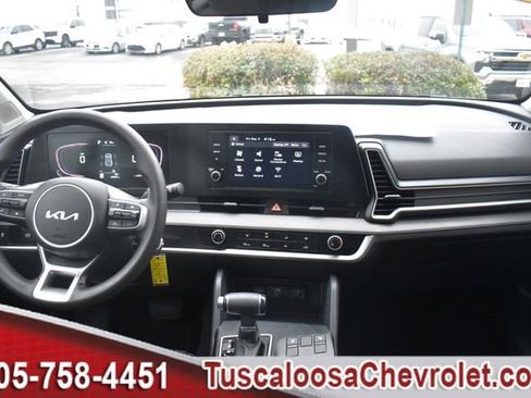 Used 2024 Kia Sportage LX image 3