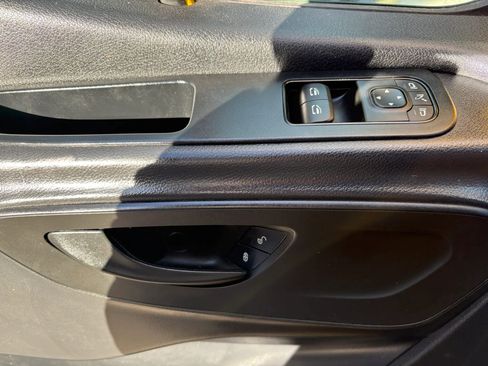 Used 2021 Mercedes-Benz Sprinter 2500 image 13