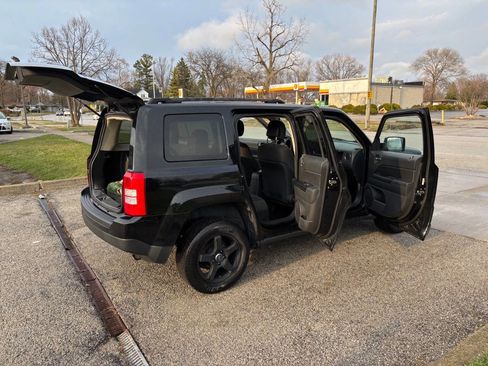 Used 2012 Jeep Patriot Sport w/ PWR Value Group image 9
