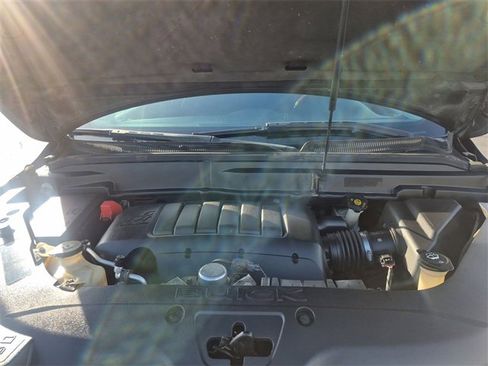 Used 2011 Buick Enclave CX image 25