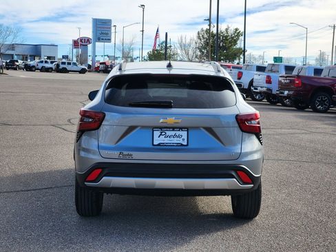 Used 2025 Chevrolet Trax LT w/ Driver Confidence Package image 4