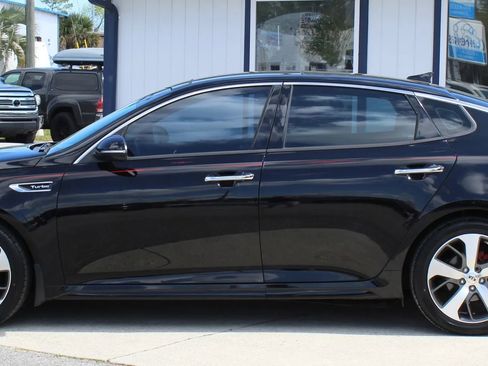 Used 2018 Kia Optima SX image 2