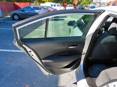 Used 2020 Toyota Corolla LE w/ LE Premium Package image 15