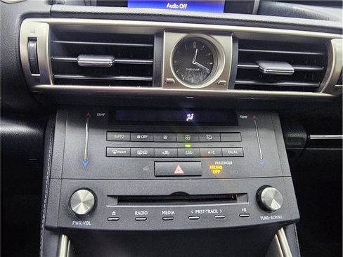 Used 2015 Lexus IS 250 RWD image 19
