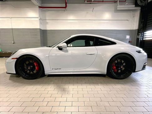 New 2026 Porsche 911 Carrera GTS RWD image 2