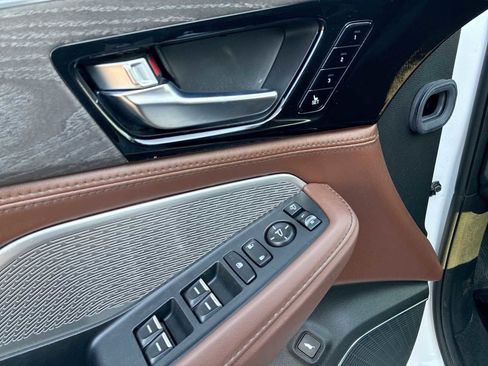 Used 2023 Acura MDX SH-AWD w/ Advance Package image 24