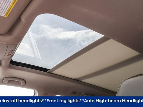 Used 2022 Volkswagen Atlas SEL Premium image 8